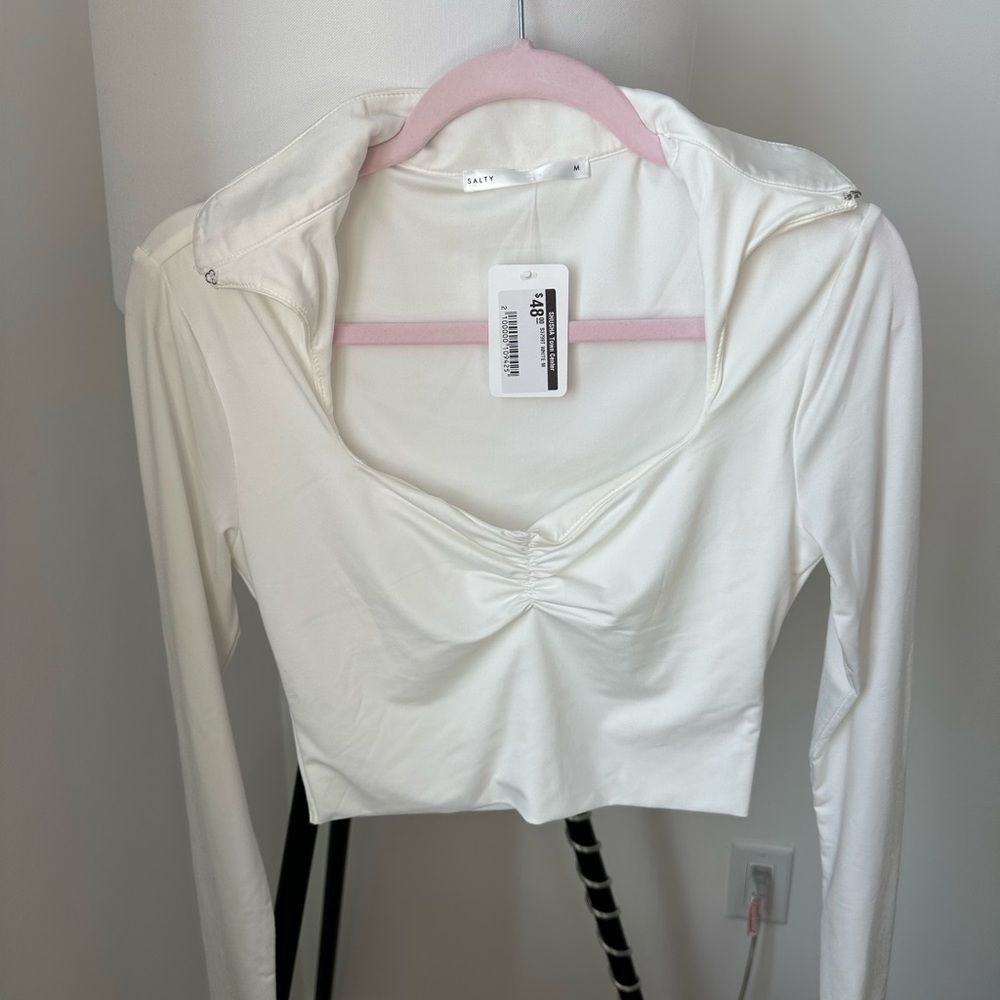 White long sleeve crop
